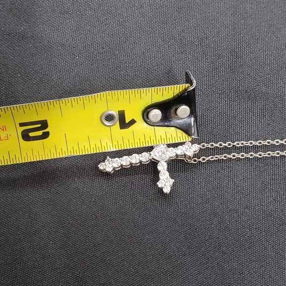 18" Sterling Silver Necklace CZ Cubic Zirconia Jeweled Studded 925 Cross Pendant - Picture 9 of 10